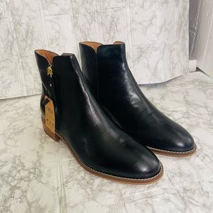 Crevo Women's Eileen Fashion Boot Leather Black
Size 8.5